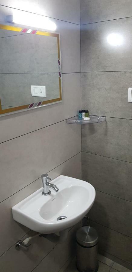 Pgs Inn Kochi Ngoại thất bức ảnh